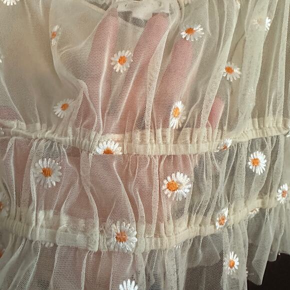 LE LIS | Daisy Embroidered Coquette Style Sheer Peasant Style Crop | Size Medium - Picture 6 of 6